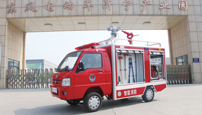 厂子门口消防车.png